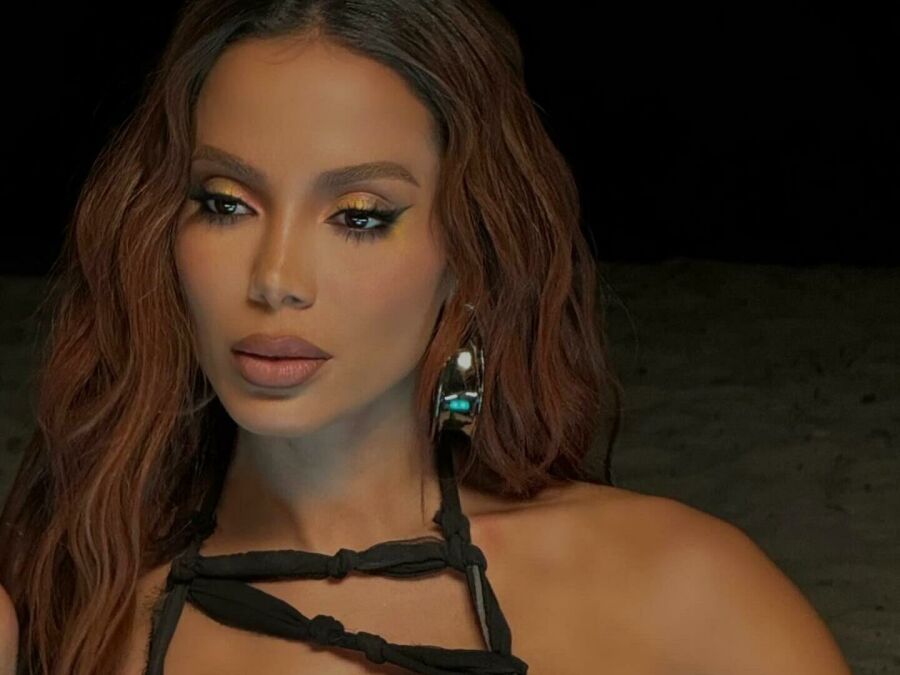 Imagem copia_1023686849Anitta